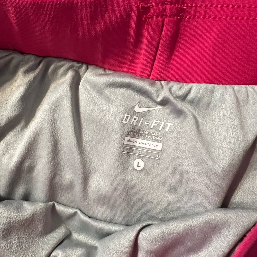 Nike Shorts - Picture 4 of 4